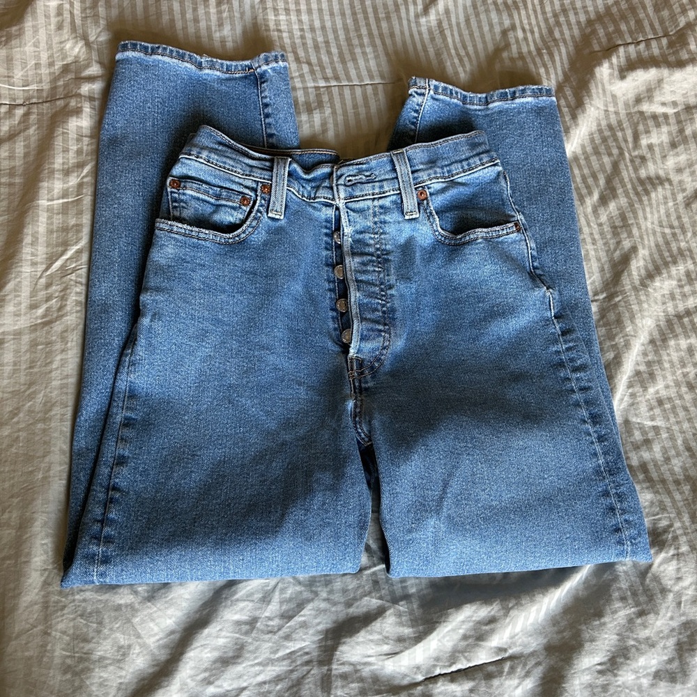 Levi's Blue High Rise Jeans with Classic Denim Style